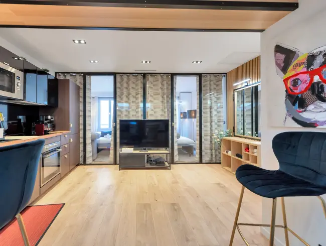 Elegant 3-Bedroom Haven Opposite the Palais des Festivals in Cannes