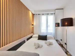 Elegant 3-Bedroom Haven Opposite the Palais des Festivals in Cannes