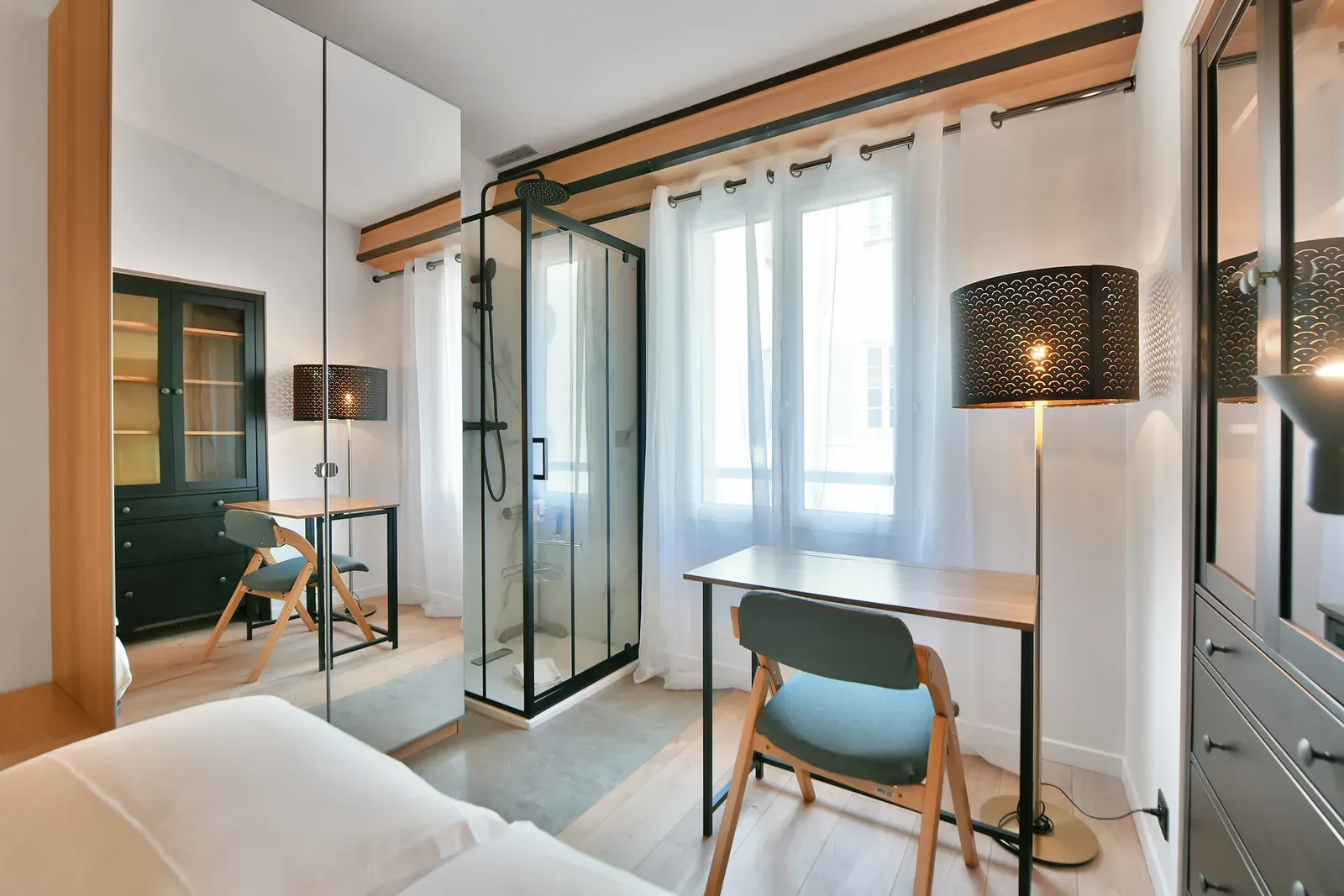 Elegant 3-Bedroom Haven Opposite the Palais des Festivals in Cannes