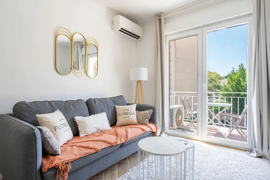 Charming Renovated Apartment in Le Suquet, Cannes