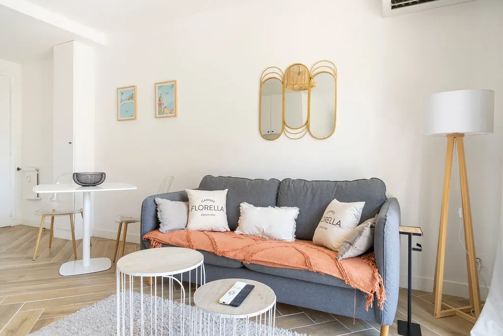 Charming Renovated Apartment in Le Suquet, Cannes