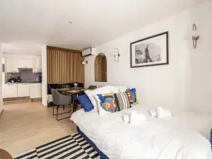 Charming 1-Bedroom Apartment in Cannes