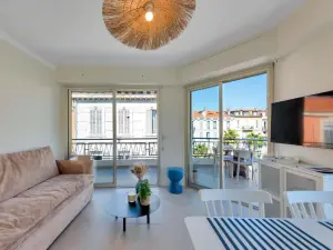 Modern Bright Apartment in the Heart of Cannes
