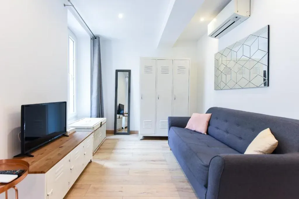 Charming Two-Room Apartment in Cannes City Center