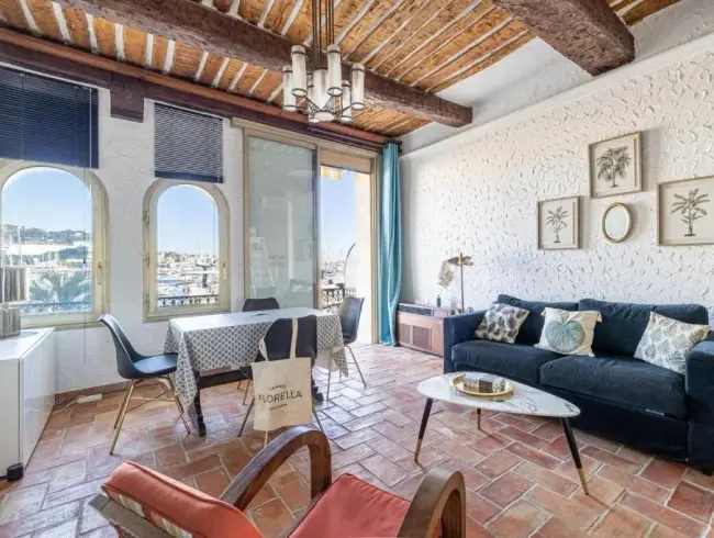 Charming One-Bedroom Apartment with Sea View in Cannes