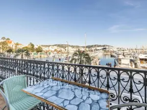 Charming One-Bedroom Apartment with Sea View in Cannes