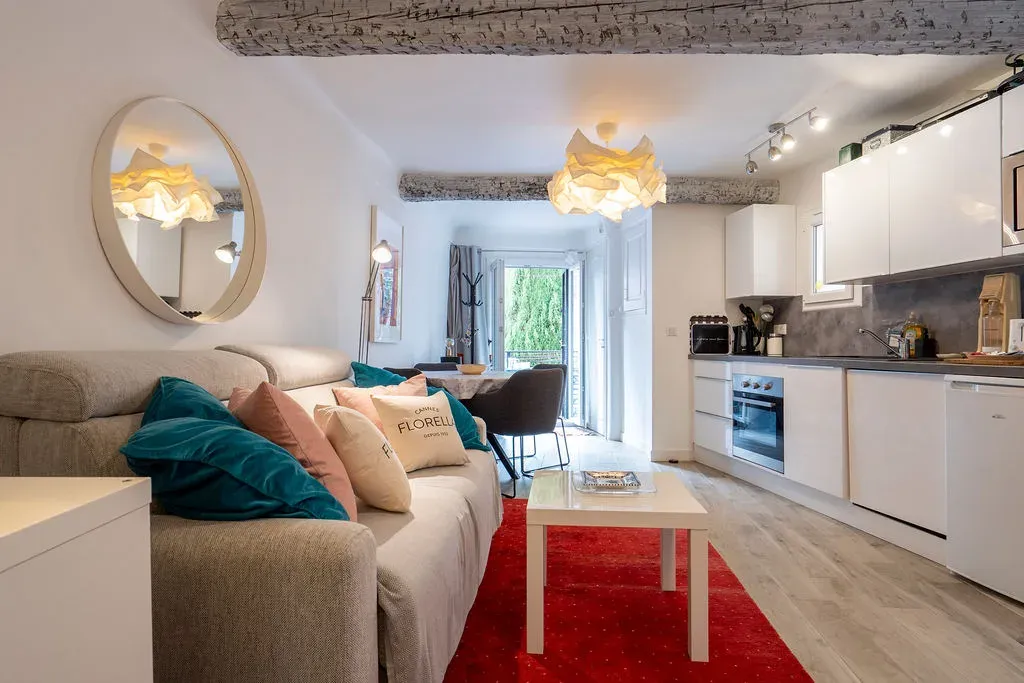 Charming Apartment in Cannes Historic Center