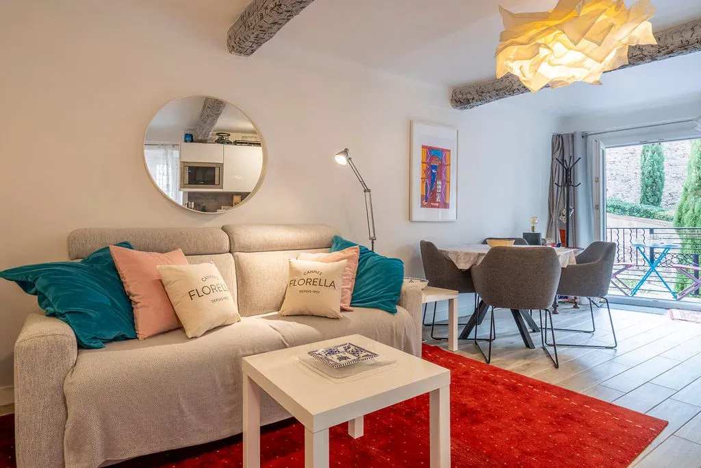 Charming Apartment in Cannes Historic Center
