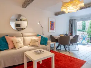 Charming Apartment in Cannes Historic Center