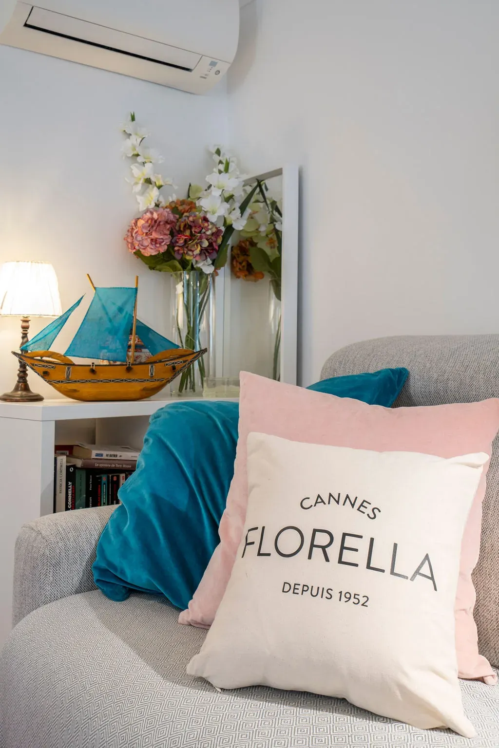 Charming Apartment in Cannes Historic Center