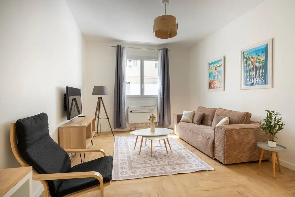 Central Cannes Retreat Near Palais des Festivals