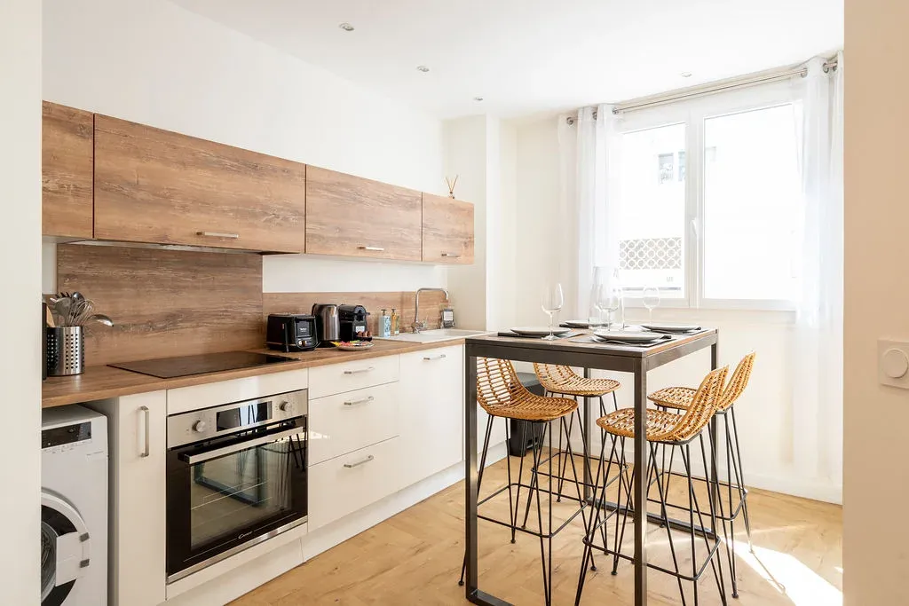 Central Cannes Retreat Near Palais des Festivals