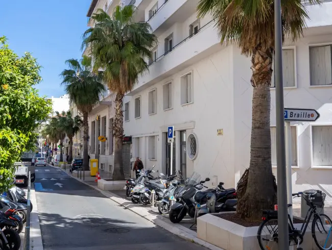 Quiet Residential Stay in Cannes Near Palais des Festivals
