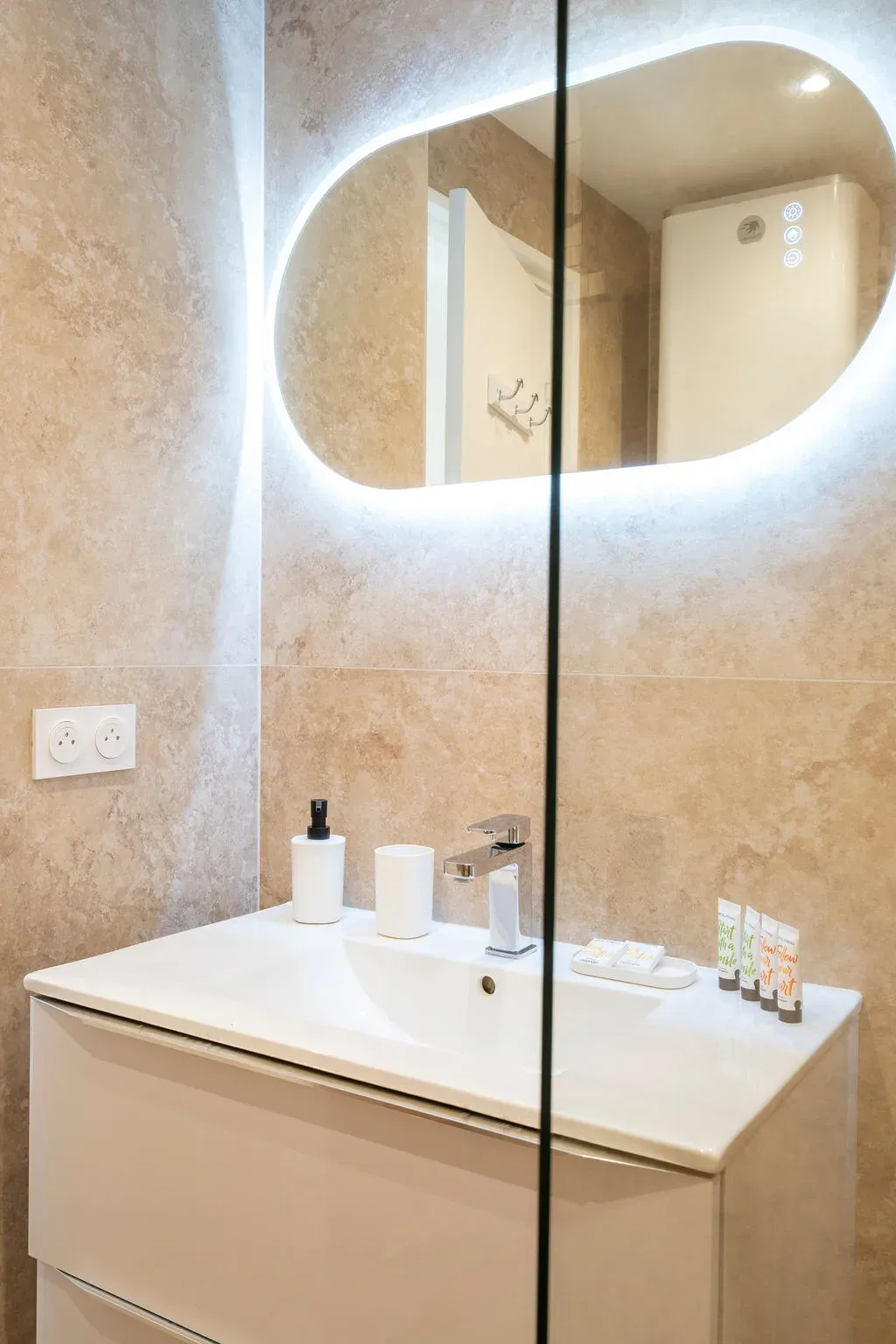 Quiet Residential Stay in Cannes Near Palais des Festivals