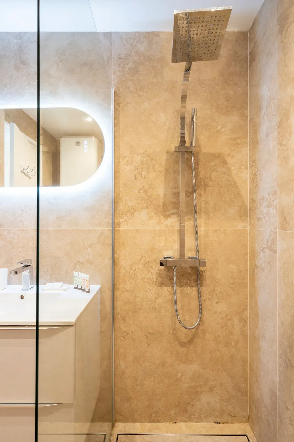 Quiet Residential Stay in Cannes Near Palais des Festivals