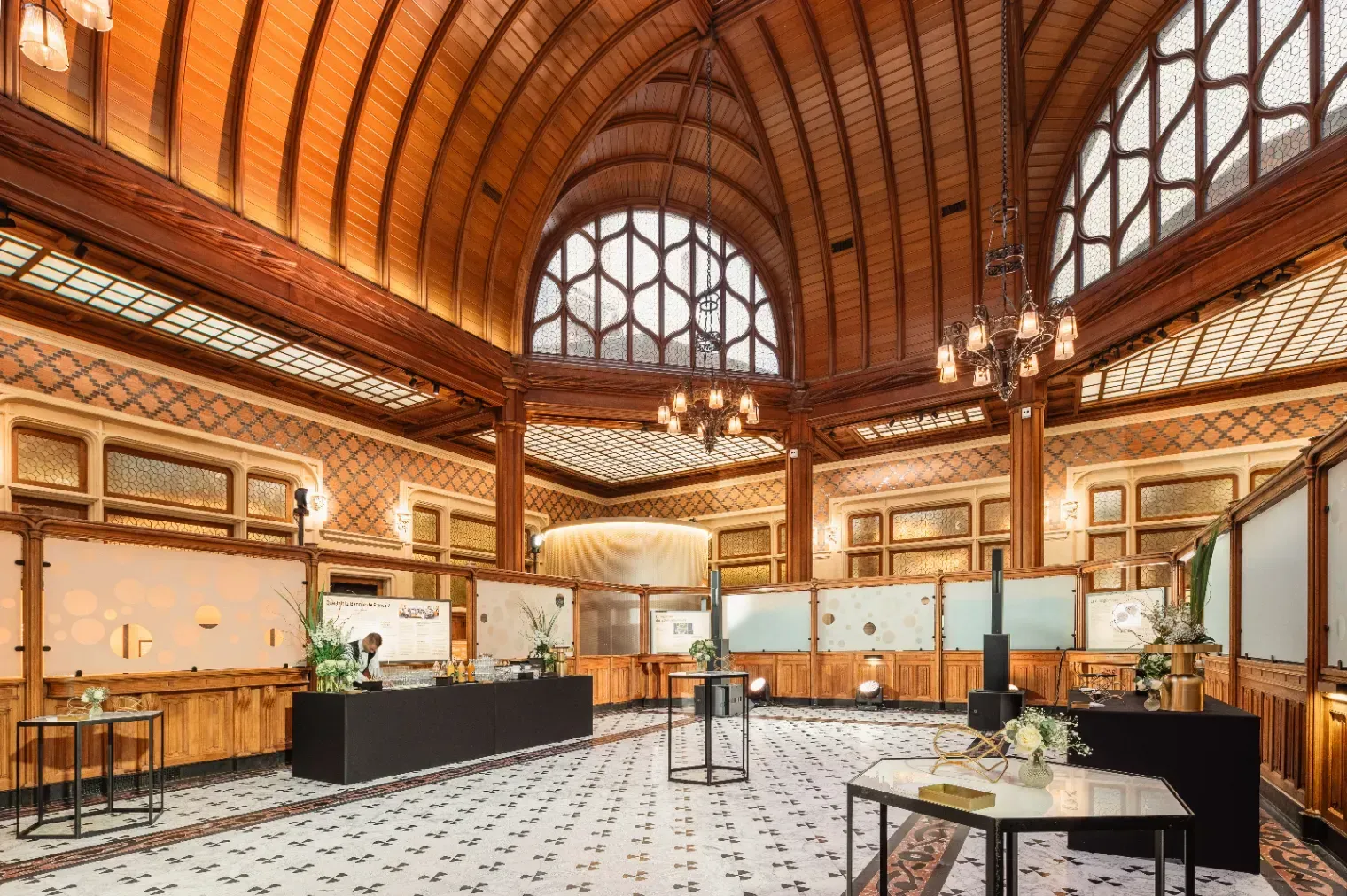 Hôtel particulier néo-Renaissance dans le 17e — Lieu d'événement près du Parc Monceau