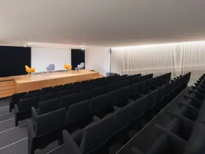 Auditorium for Business Events in Paris — 120 m², Up to 100 People