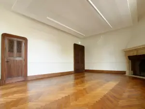 Versatile 140 m² Event Space in Paris for Business Events