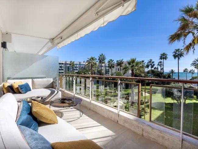 Spacious 3-Bedroom Apartment on Boulevard de la Croisette, Cannes