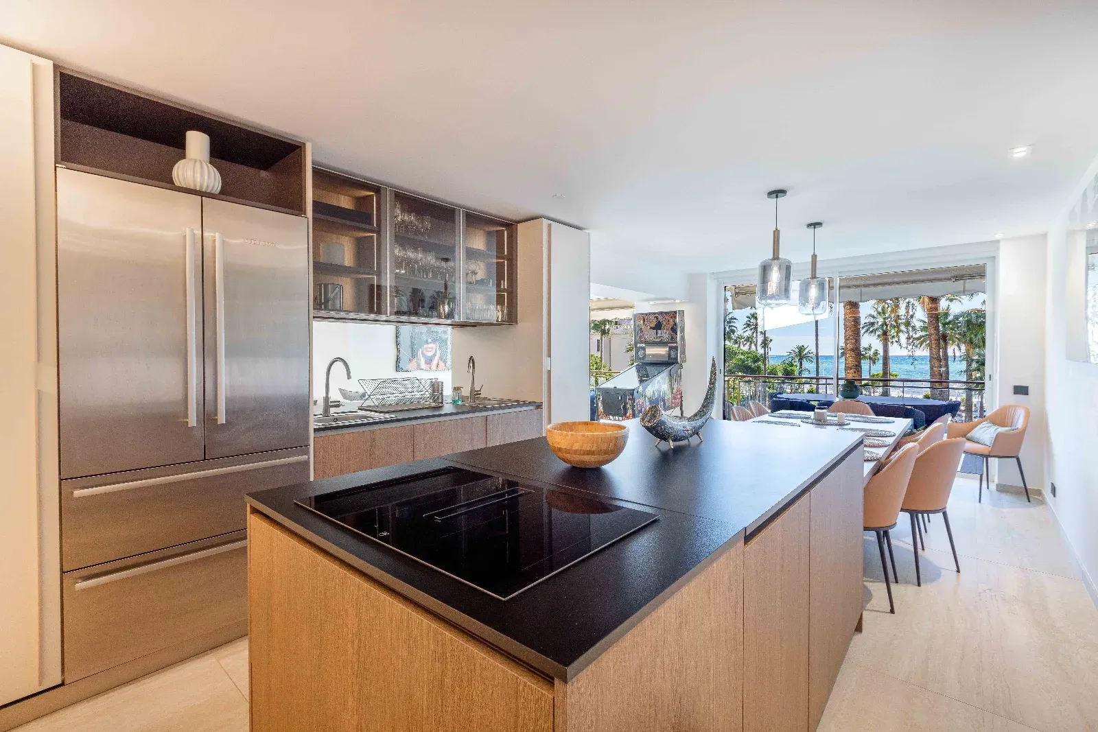 Spacious 3-Bedroom Apartment on Boulevard de la Croisette, Cannes