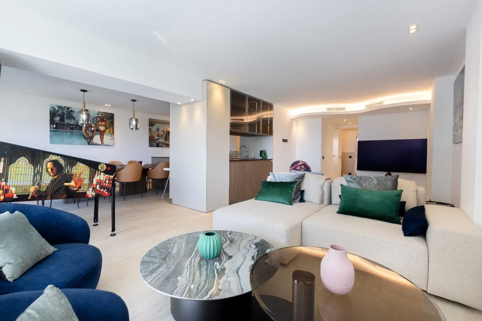 Spacious 3-Bedroom Apartment on Boulevard de la Croisette, Cannes