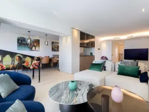 Spacious 3-Bedroom Apartment on Boulevard de la Croisette, Cannes