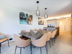 Spacious 3-Bedroom Apartment on Boulevard de la Croisette, Cannes