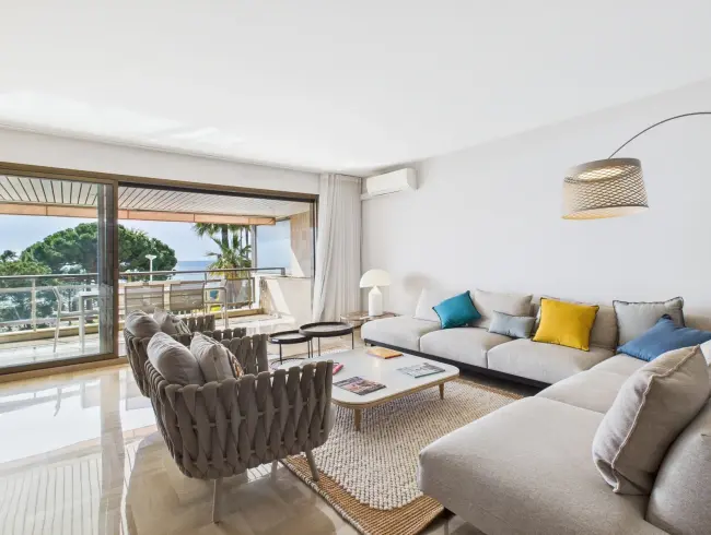 Appartement Élégant 3 Chambres avec Vue Mer à Cannes