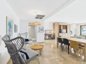 Appartement Élégant 3 Chambres avec Vue Mer à Cannes