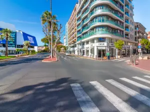 2 Bedroom Apartment on La Croisette, Cannes