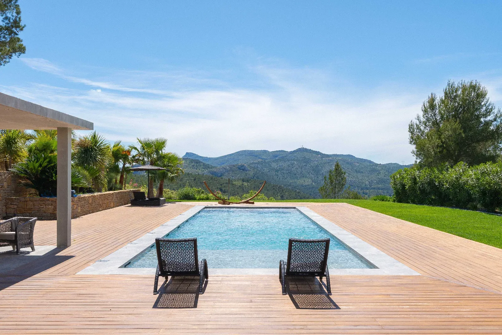 Contemporary Provençal Villa & Event Venue in Auriol