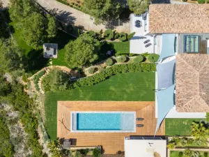 Contemporary Provençal Villa & Event Venue in Auriol
