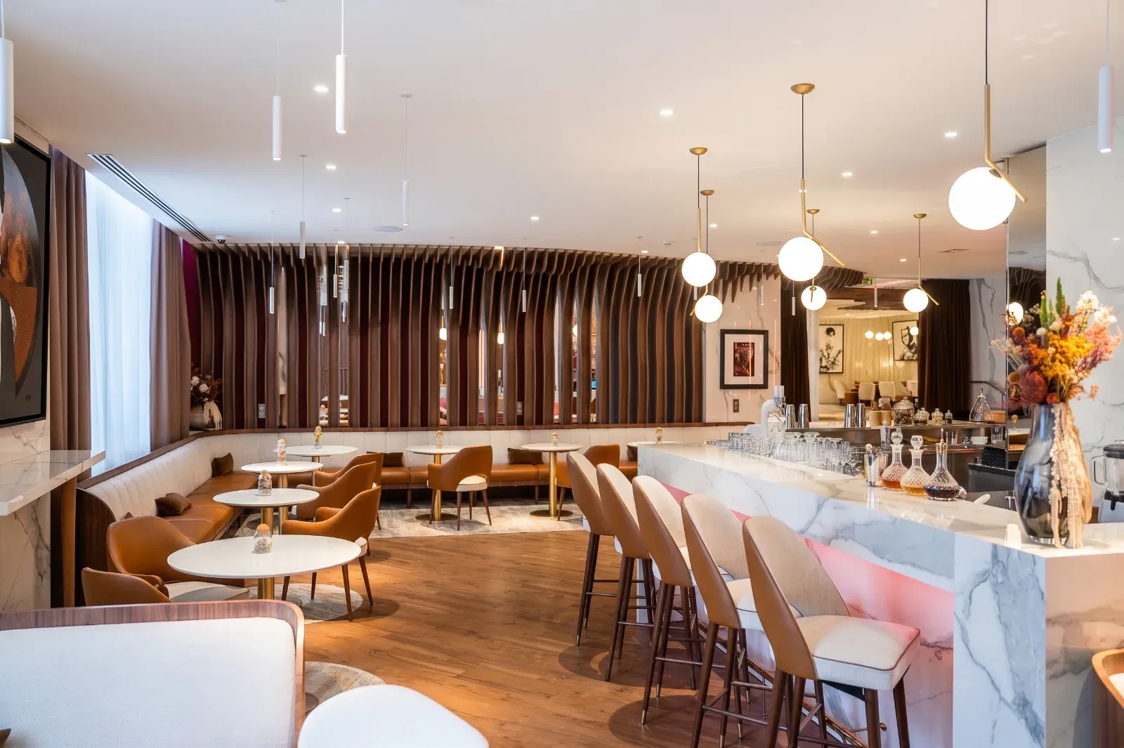 Contemporary Lounge Bar in Cannes | Private Hire