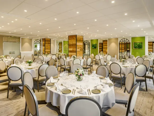 Salon élégant de 230 m² pour événements à Cannes