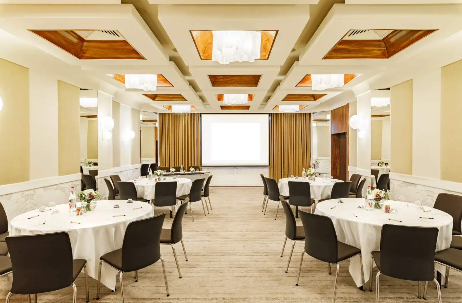 Bright Meeting Room in Cannes