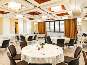 Bright Meeting Room in Cannes