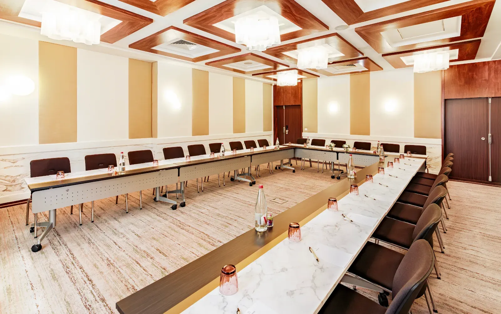 Bright Seminar Room in Cannes | Venue for Meetings & Workshops