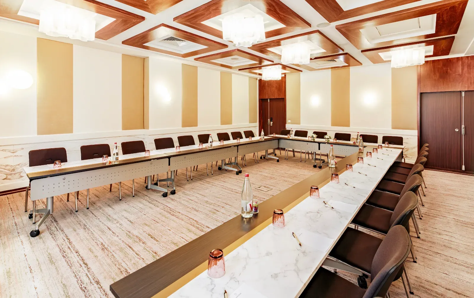 Bright Seminar Room in Cannes | Venue for Meetings & Workshops