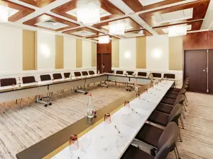 Bright Seminar Room in Cannes | Venue for Meetings & Workshops