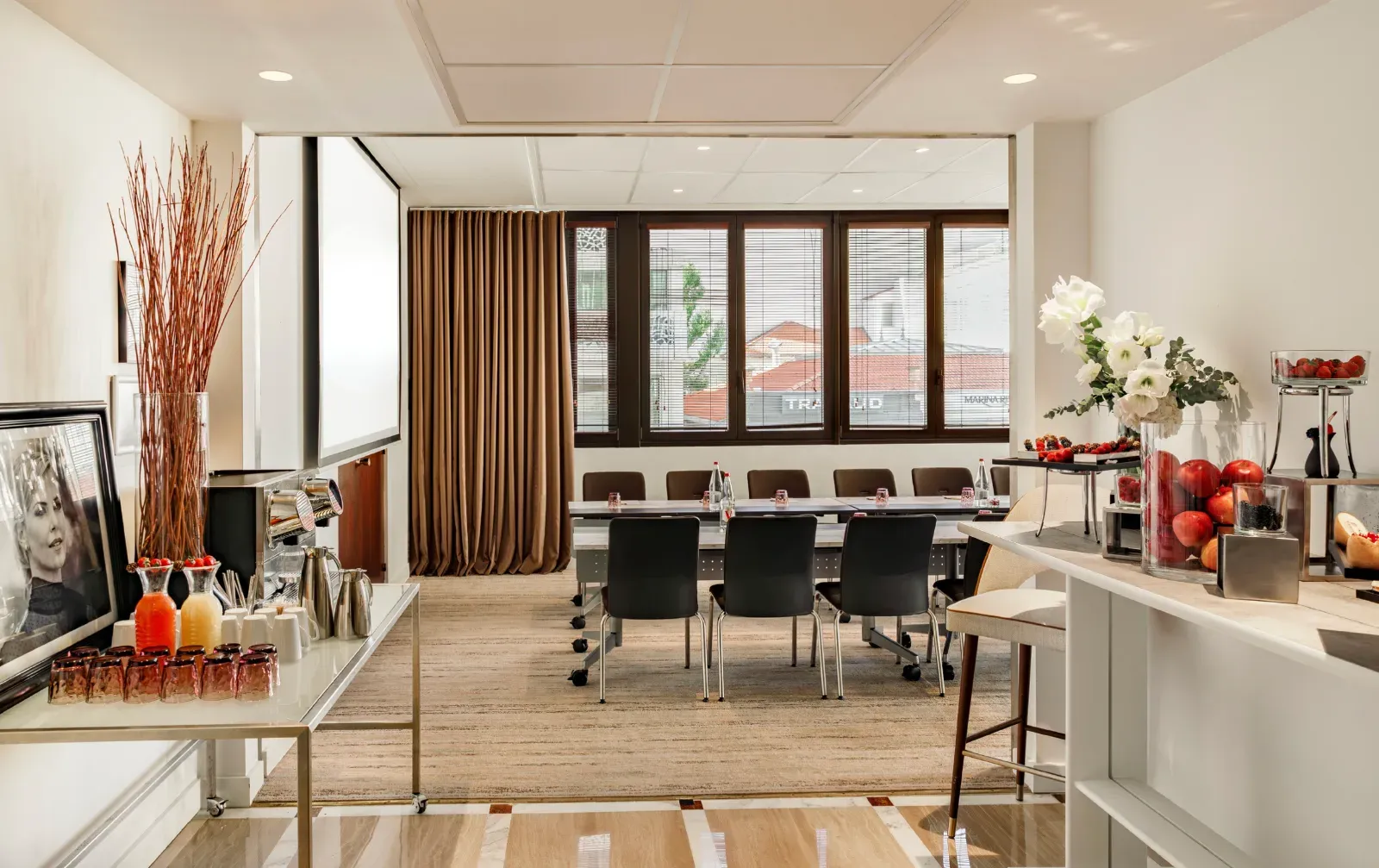 Bright Meeting Room in Cannes