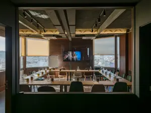Salle de réunion à Barcelone | Espace intime de 52 m² pour sessions professionnelles