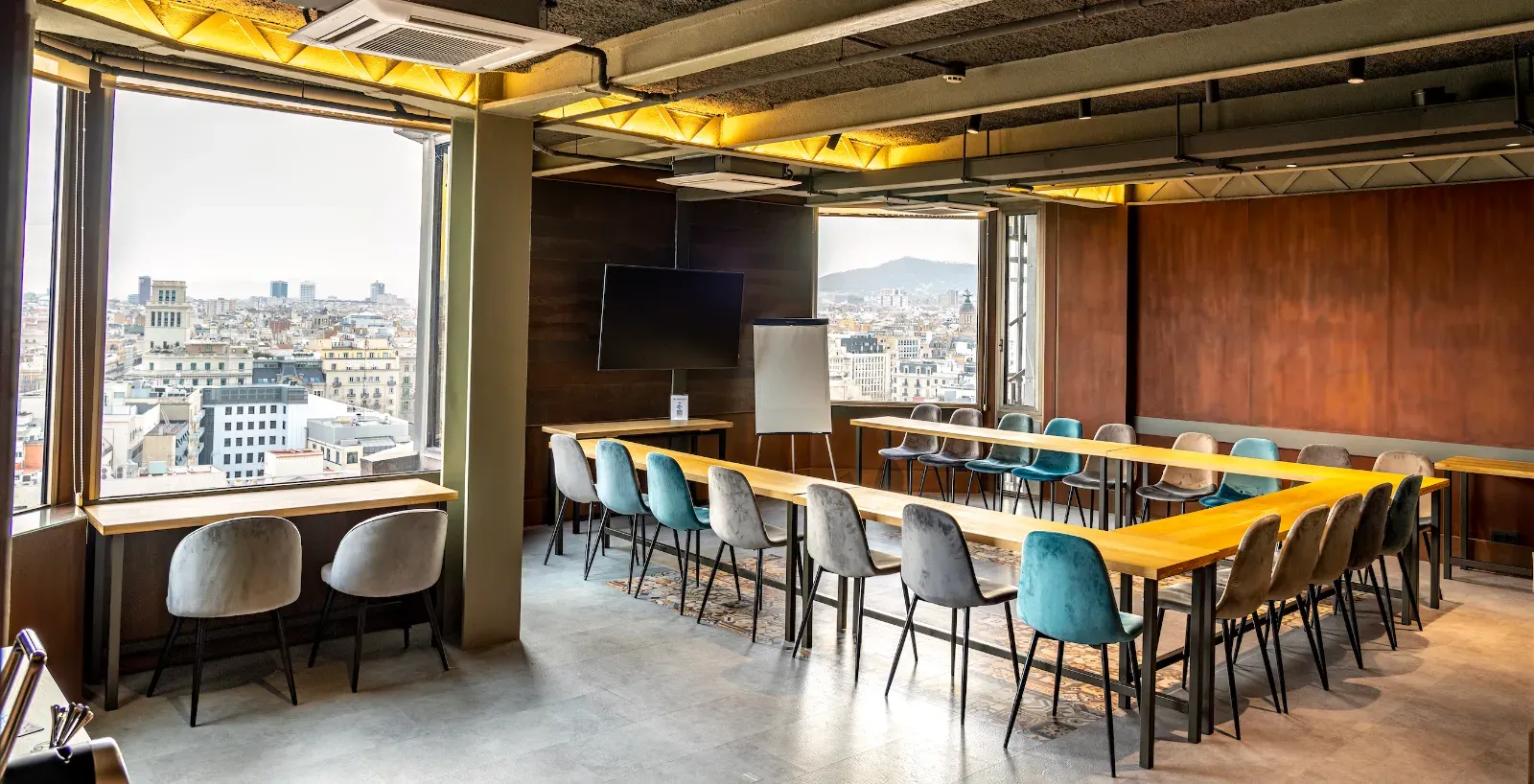 Salle de réunion à Barcelone | Espace intime de 52 m² pour sessions professionnelles