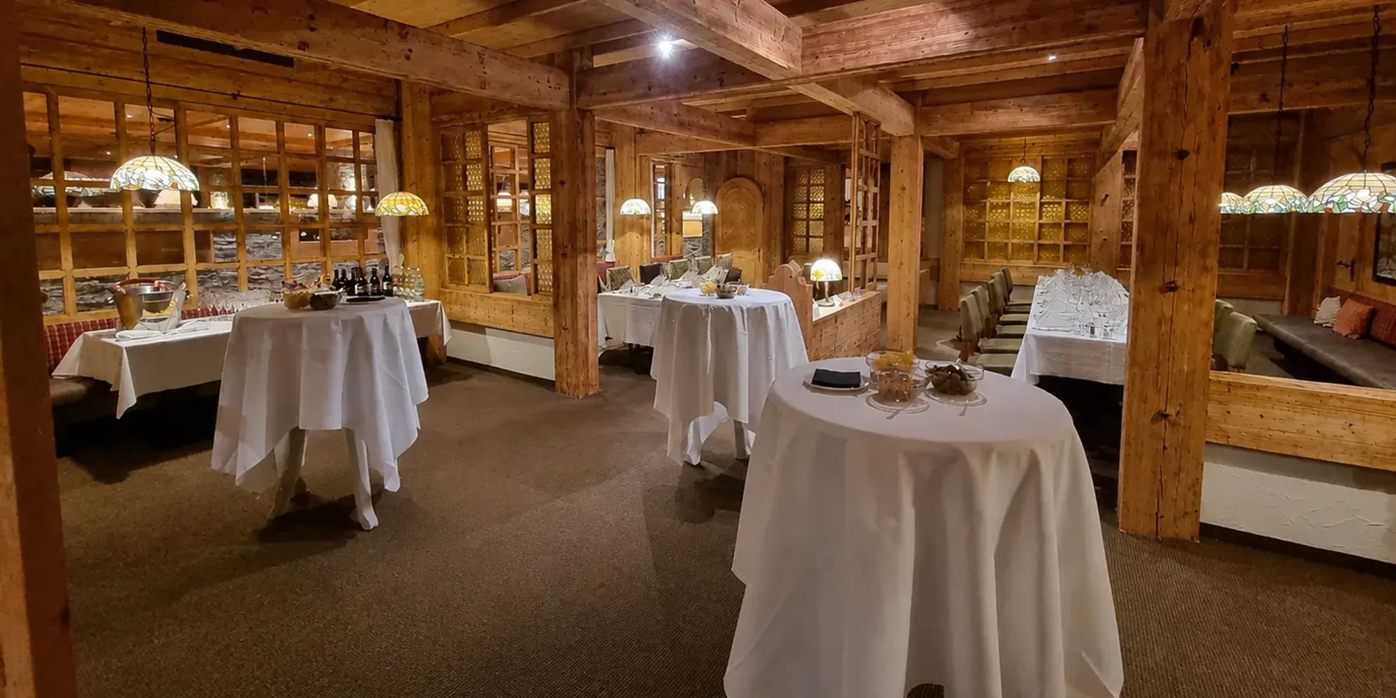 Private Stübli 2 space for aperitifs and meetings in Davos