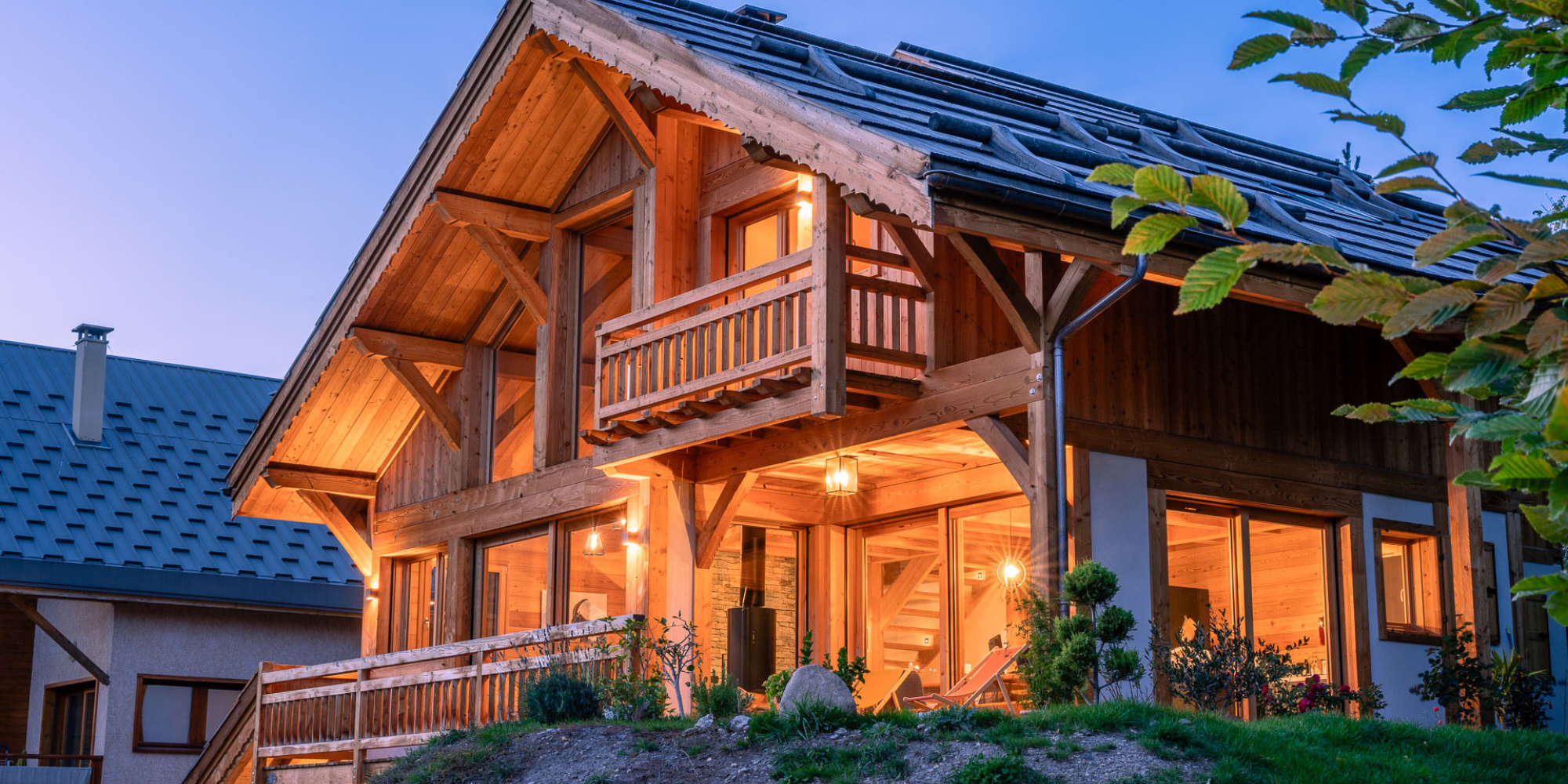 Bright mountain seminar chalet overlooking the Serre Chevalier ski slopes