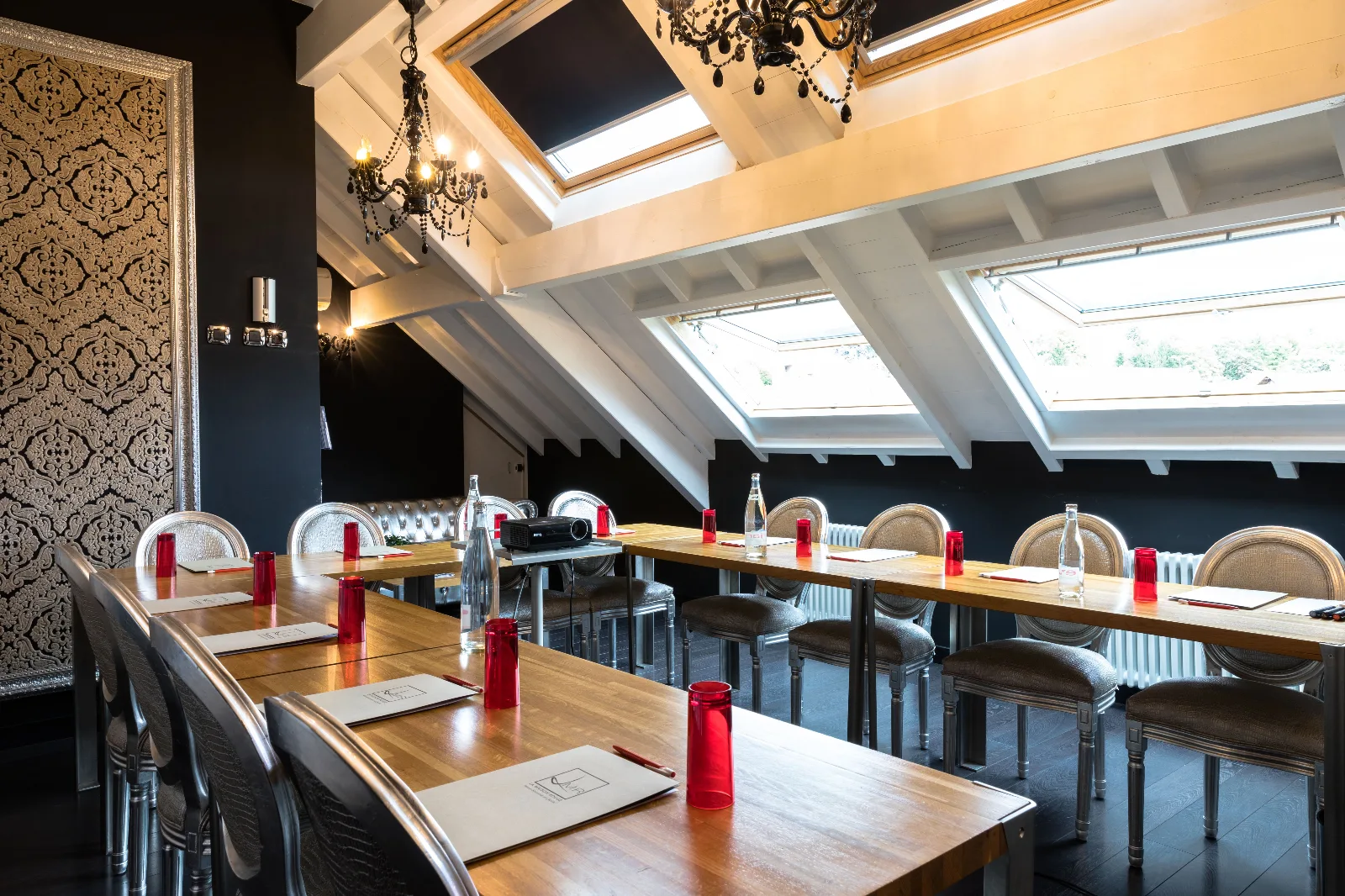 An elegant and intimate meeting room with baroque decor