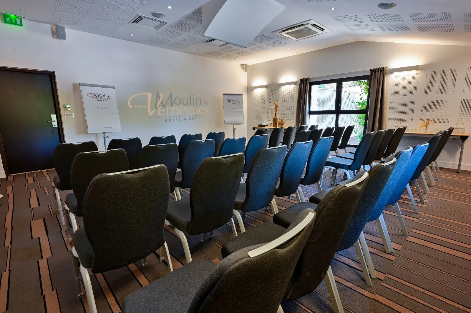 Salle confortable de 45m²