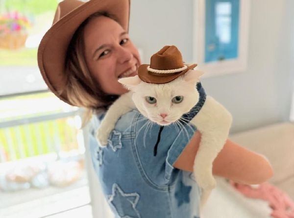 friendlyferals@msn.com