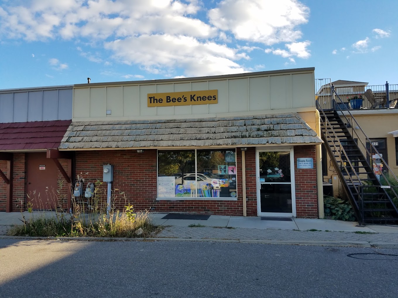 The Bee's Knees Pottery