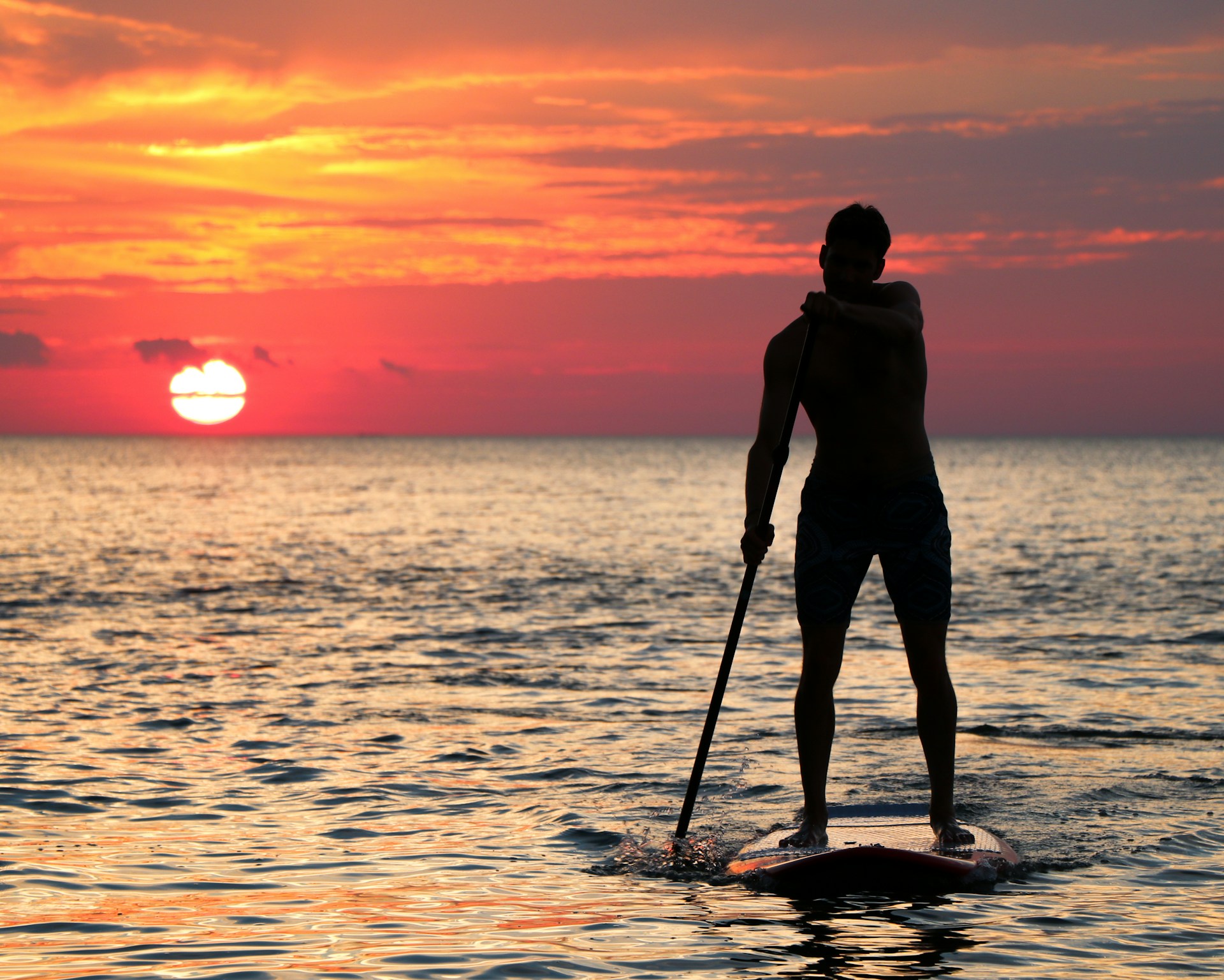 How Paddleboarding Can Boost Your Mental Health: A Guide to Gulf Therapy’s Sessions