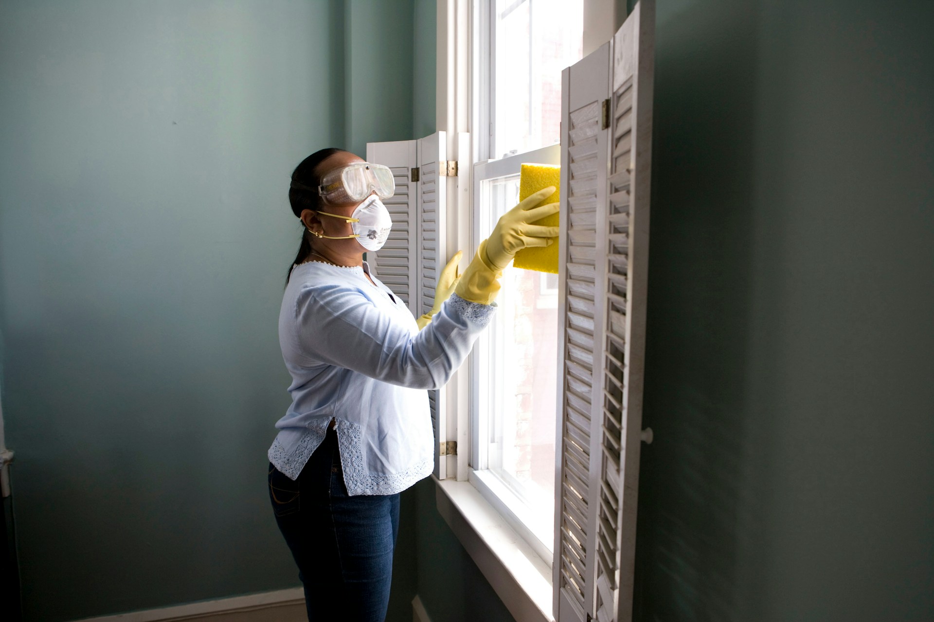 Window Woes No More: Easy Hacks to Banish Hard Water Stains